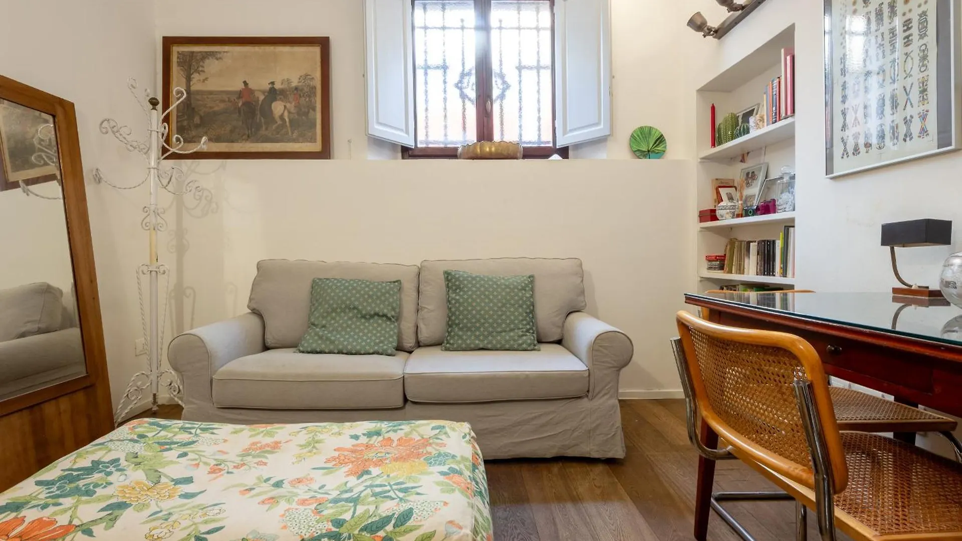 One Bedroom Apartment With Patio N2 Firenze Italien