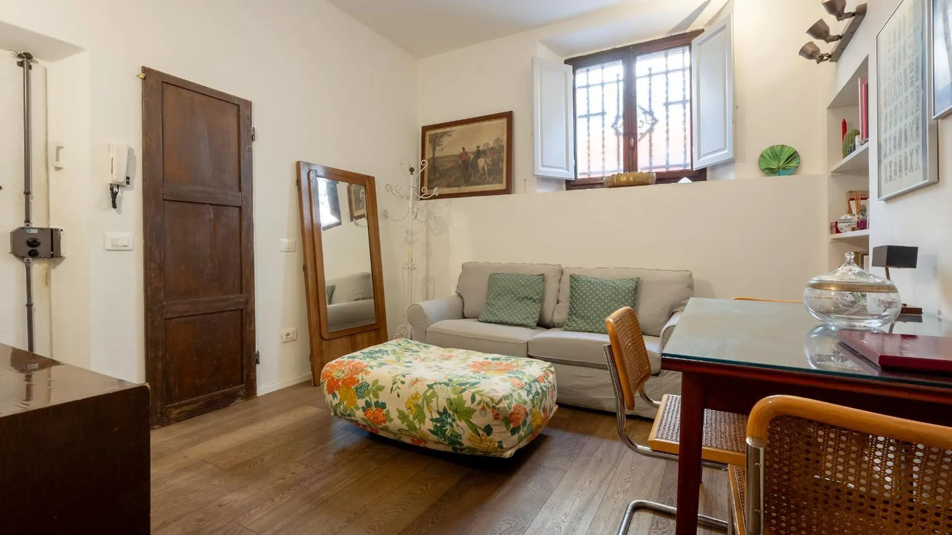 One Bedroom Apartment With Patio N2 Firenze